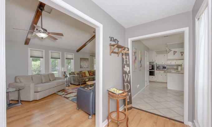 Southwood Valley Casa | Howdy Half-Acre: ¡ENORME ÁREA DE VIDA! Duerme 9. ¡Desayuno incluido!
