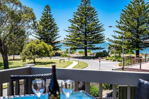 Victor Harbor Casa | 4 1 Harbour View Terrace BYO Linen