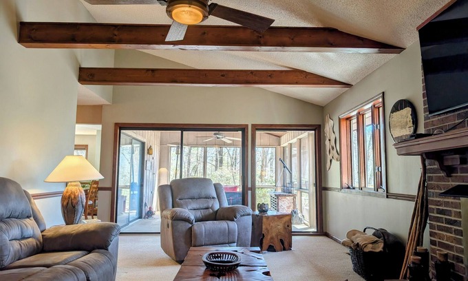 Franklin Casa | 4/2.5 Franklin, NC Mountain Meadows Retreat
