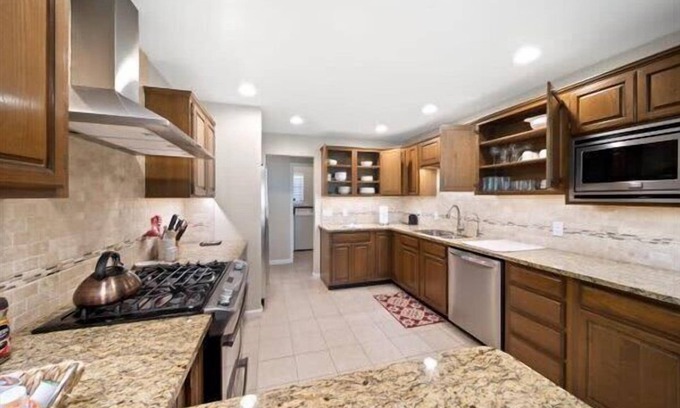Broken Arrow Casa | 4/2 BR Ranch House on Golf Course, Tulsa!