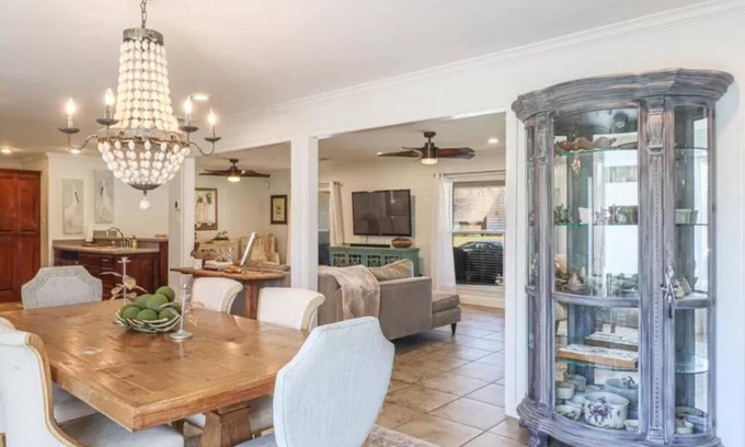 Gulfport Casa | 4/3 Home Centrally Located, beach, casino, airport, dining, golfing, shopping, entertainment