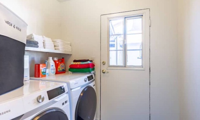 East Whittier Casa | 4/5 BR near Disney w/ pool, jacuzzi, dry sauna, ice bath, and fully equipped gym