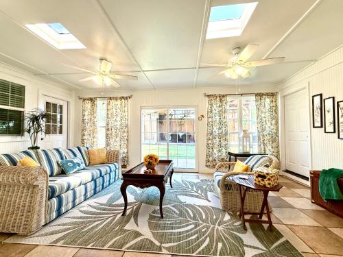 Leon Valley Casa | 4-BD 3-FullBA SAMedical Cen,Riverwalk,Fiesta,Rodeo
