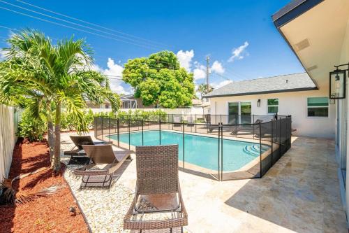 Boca Raton Casa | 4 BD 3BA Heated Pool Close to Beach