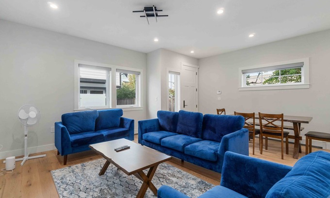 Ladner Casa | 4 BD Lovely Family home in Delta!