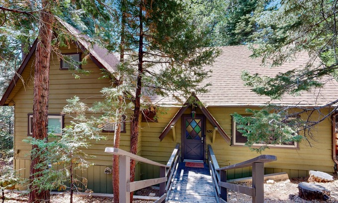 Cedar Glen Casa | 4 BD W/ Lake Access, Grill, Fire Pit, A/C, Optional Dock