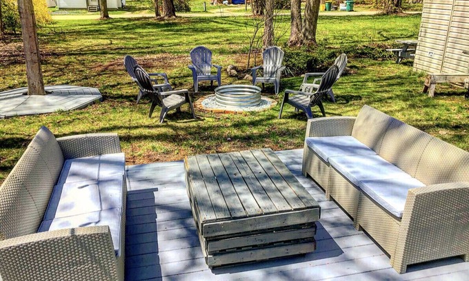 Geneva-on-the-Lake Casa | 4 BDRM House Sleeps 11 in the Heart of Geneva on the Lake