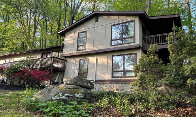 Parker Ford Casa | 4 bed 2 bath,remodeled, private home in historic Chester Springs, Pet friendly.