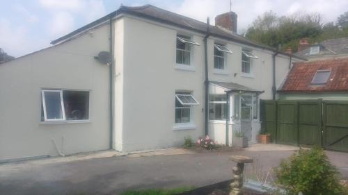 Dorchester Casa | 4 Bed-2 Bath-Sleeps 8-Large Garden-Pet Friendly