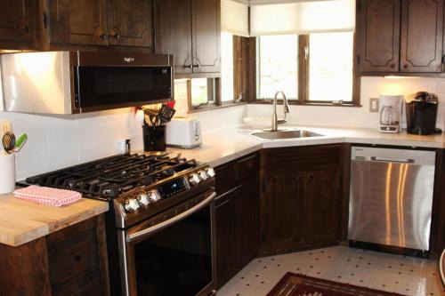 Franconia Casa | 4 Bed 2 Bath Vacation home in Franconia