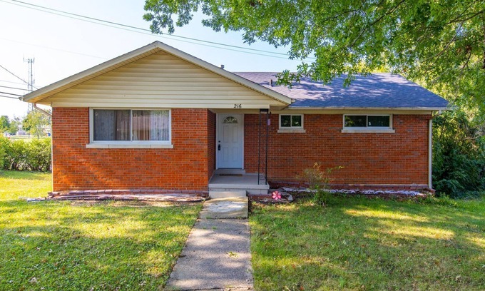 Winchester Casa | 4 Bed 3 bath clean , spacious all brick home , welcome families and work groups