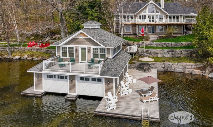 Muskoka Lakes Cabaña | 4 bed 4 bath cottage on Lake Rosseau minutes from Port Carling!