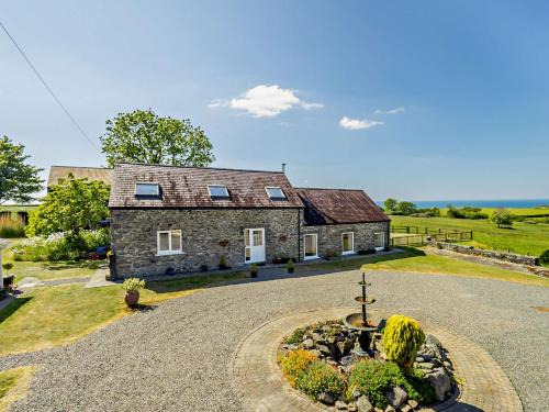 Llanon Casa | 4 Bed in Aberaeron 92072