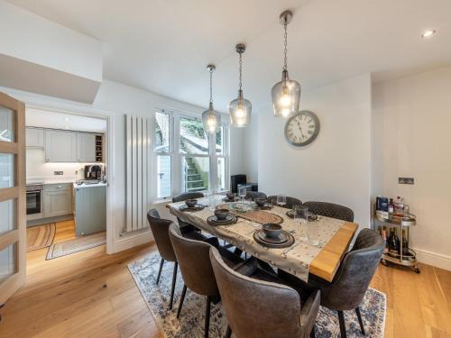 Aberdovey Casa | 4 Bed in Aberdovey 94232