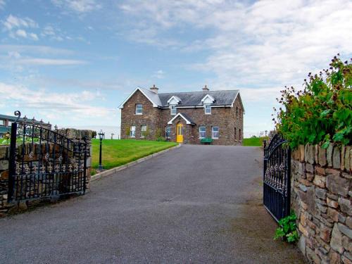 Aghabullogue Casa | 4 Bed in Aghabullogue oc-ii04284
