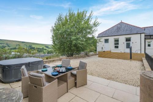 Alston Casa | 4 Bed in Alston oc-h33061