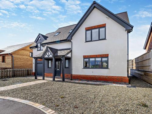 Bishops Castle Casa | 4 Bed in Bishops Castle 94072