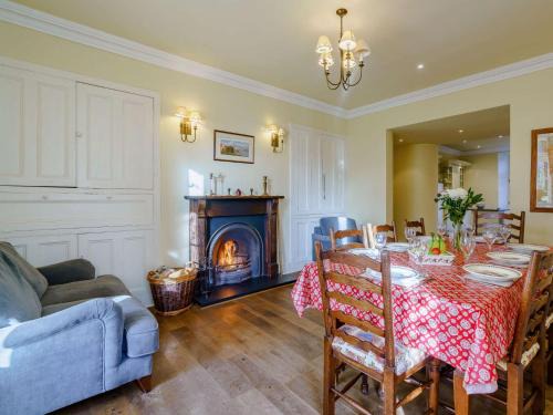 Hawkshead Casa | 4 Bed in Hawkshead Village LLH03