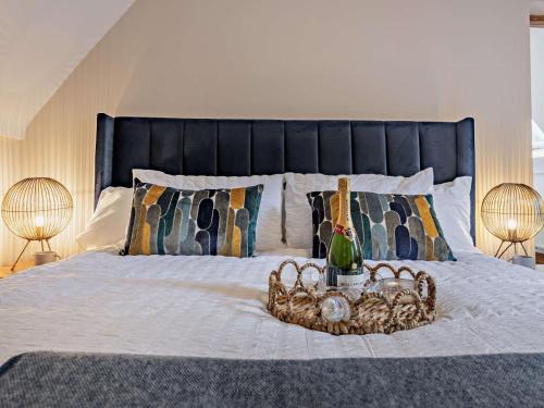 Lloc Casa | 4 Bed in Lloc 92687