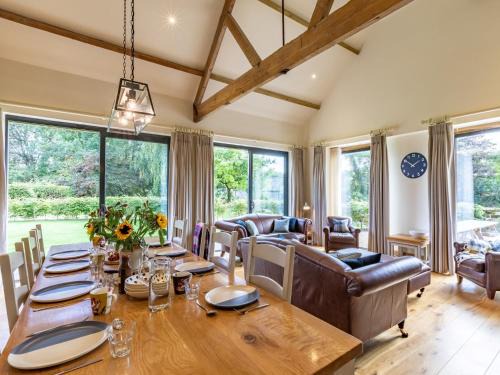 Shaftesbury Casa | 4 Bed in Melbury Abbas 48814