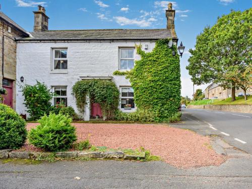 Rothbury Casa | 4 Bed in Rothbury CN180