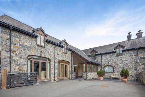 Glandyfi Casa | 4 Bed in Talybont oc-y32384