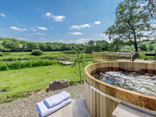Westleigh Casa | 4 Bed in Weare Giffard 92236
