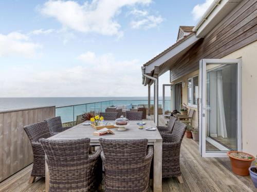 West Bay Casa | 4 Bed in West Bay 86538