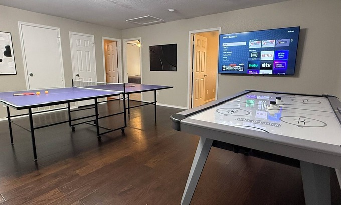 Wetmore Casa | 4 bed near JW Marriott Air hockey Ping pong tables
