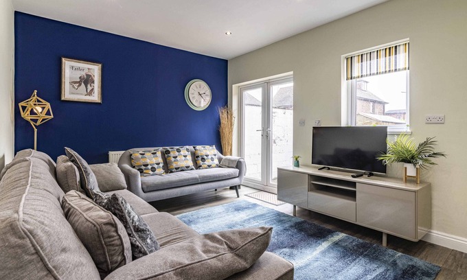 Beeston Casa | 4 Bed Terraced House in Beeston with Convenient City Centre Access