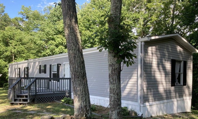Somerset Casa | 4 Bedroom, 2 bath house trailer - Close to Rattlesnake 192 and Buck Creek