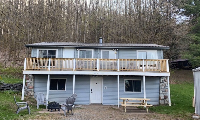 Turin Cabina | 4 bedroom 3 bath cozy little cabin