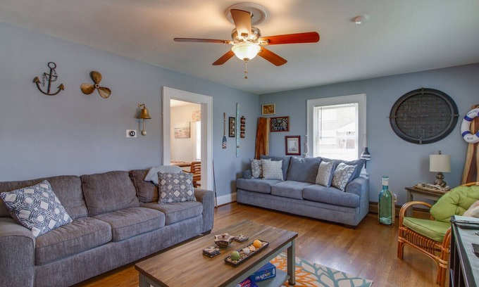 Willoughby Spit Casa | 4 Bedroom 5 minute Walk to the Beach! Beautiful Willoughby Beach Home!