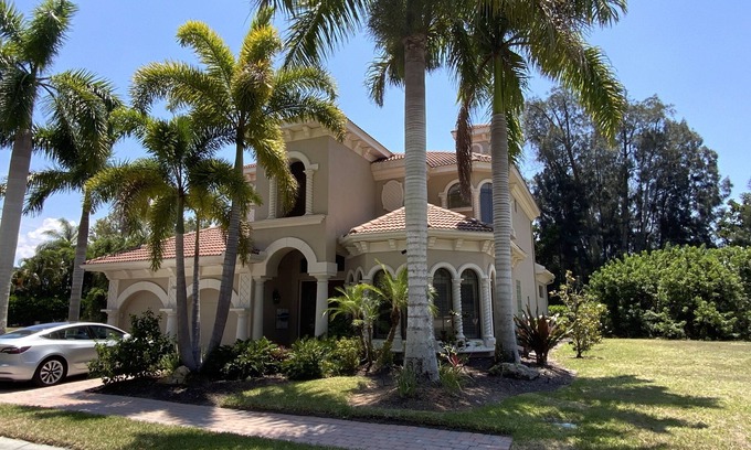 Vamo Casa | 4 bedroom, 6 bath, 10 min from Siesta Beach