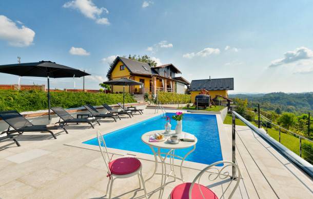 Cestica Casa | 4 bedroom accommodation in Cestica