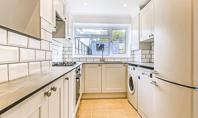 East Grinstead Cabaña | 4 bedroom accommodation in East Grinstead