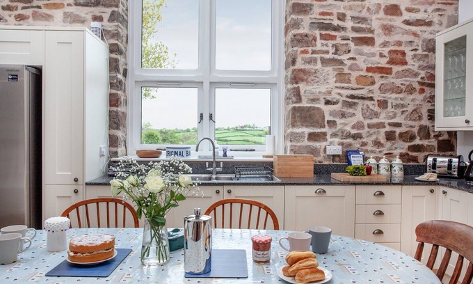 Worlington Cabaña | 4 bedroom accommodation in Witheridge, near Tiverton