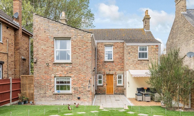 Pakefield Cabaña | 4 bedroom accommodation in Pakefield