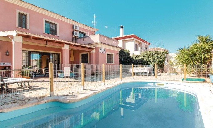 Antequera Casa | Alojamiento de 4 habitaciones en Antequera