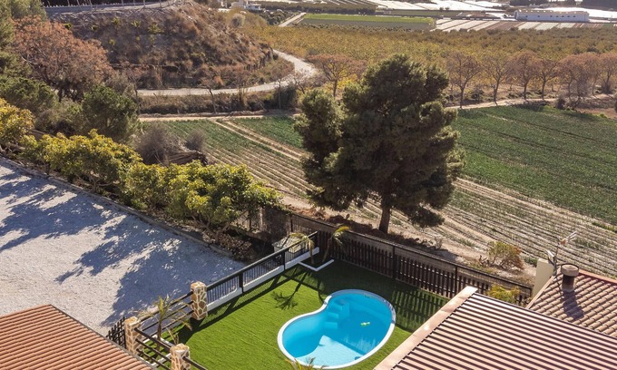 Motril Casa | Alojamiento de 4 habitaciones en Motril
