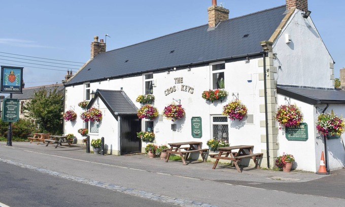 Esh Cabaña | 4 bedroom accommodation in Esh, near Durham