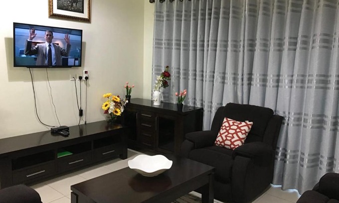 Bamburi Apartamento | 4 Bedroom Bamburi Villa with Swimming pool BOT