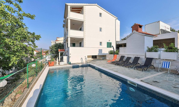 Okrug Donji Apartamento | Acogedor apartamento de 4 dormitorios.