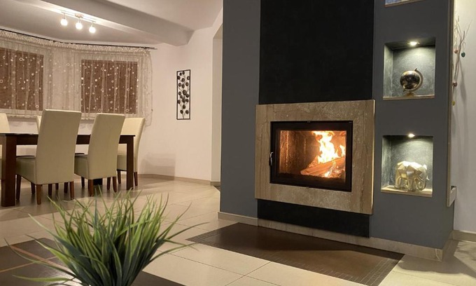 Goczałkowice Dolne Apartamento | 4 Bedroom family house with access to a hot tub