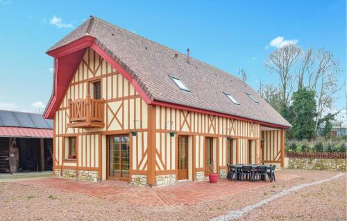 Saint-Julien-de-Mailloc Casa | 4 Bedroom Gorgeous Home In Valorbiquet