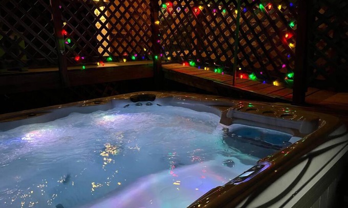 Cheyenne Casa | 4 Bedroom, Fun and Relaxing Hot Tub