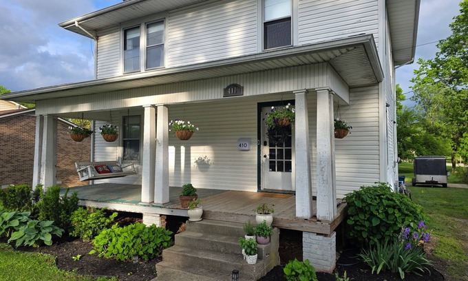Wilmore Casa | 4-bedroom historic house near campus in Wilmore. Fragrance-free & mold-free