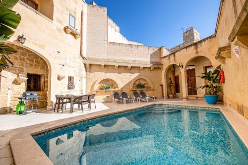 Xewkija Casa | 4 Bedroom Holiday Home with Private Pool