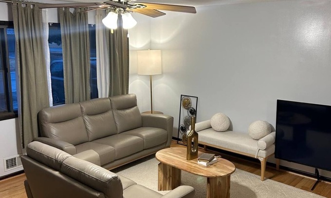 Eagan Casa | 4-bedroom home in Eagen,family friendly, centrally located with fenced backyard