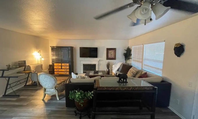 Rubidoux Casa | 4 bedroom Home Near Downtown Riverside